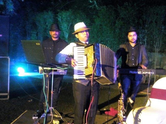 indian accordion player thane