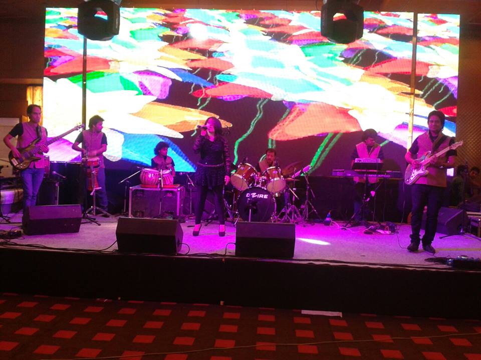 live bollywood singer thane