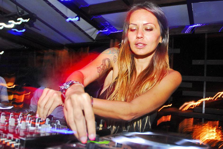 best female dj thane
