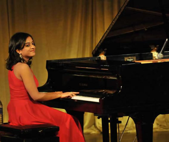 female piano player thane