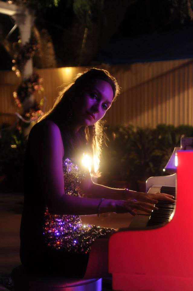 piano player thane