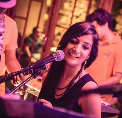 female singers thane